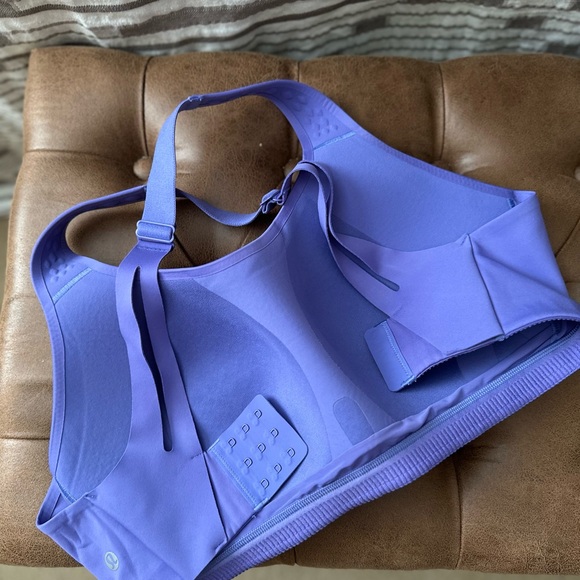 Lululemon Never worn AirSupport Bra High Support - Picture 4 of 8